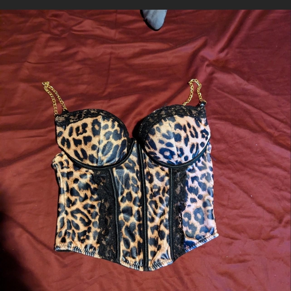 Spirit Animal Print Top with Gold Chain